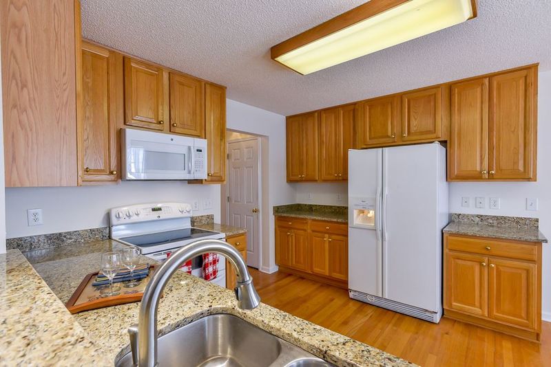 505 Palafox Dr, Chapel Hill, NC 27516