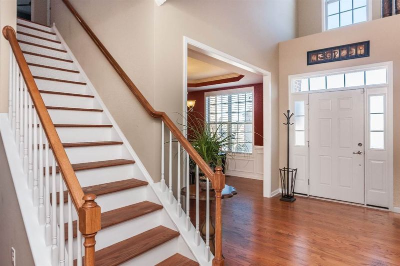 505 Stonecroft Ln, Cary, NC 27519