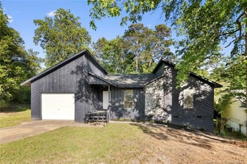 505 Toxaway Ct, Fayetteville, NC 28314