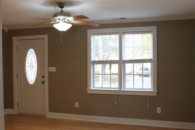 505 W Walnut St, Selma, NC 27576