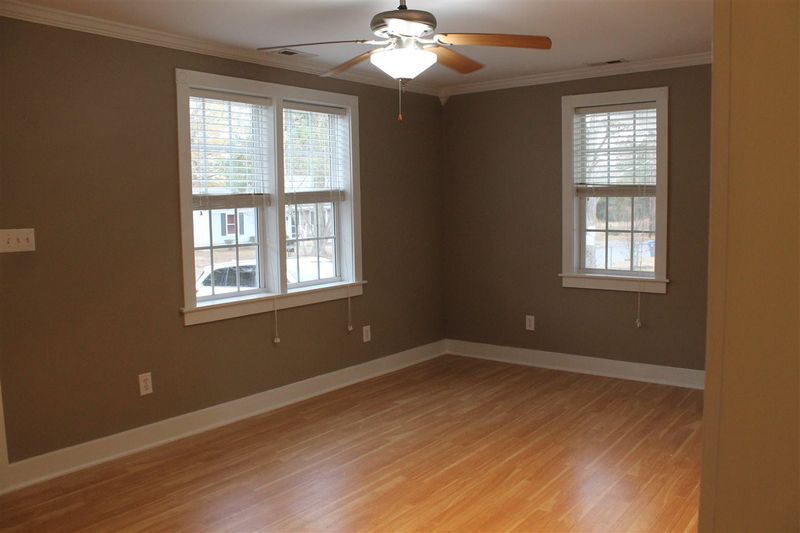 505 W Walnut St, Selma, NC 27576