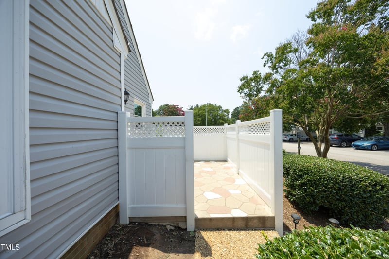 5054 Avenida Del Sol Dr, Raleigh, NC 27616