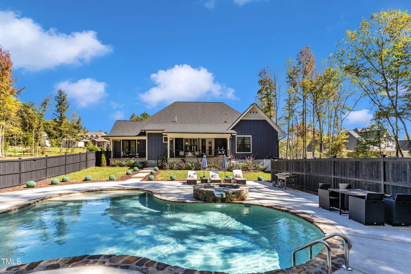5055 Harvestview Dr, Mebane, NC 27302
