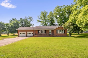 5058 Wayne Memorial Dr, Goldsboro, NC 27534