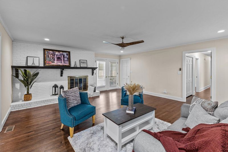 506 Cherry St, Selma, NC 27576