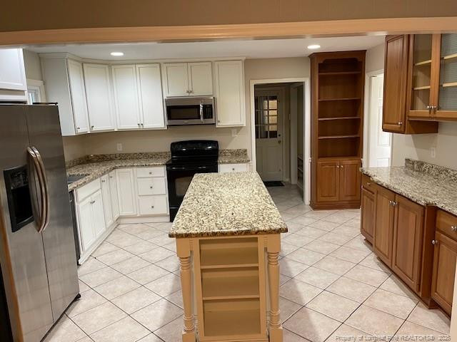 506 Cliffside Dr, Fayetteville, NC 28303