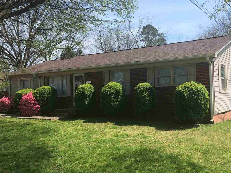 506 College St, Graham, NC 27253