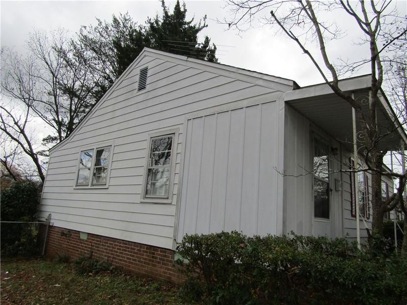 506 Delaware Ave, Burlington, NC 27217