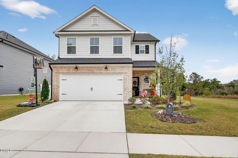 506 Donnegal Farm Dr, Fuquay Varina, NC 27526