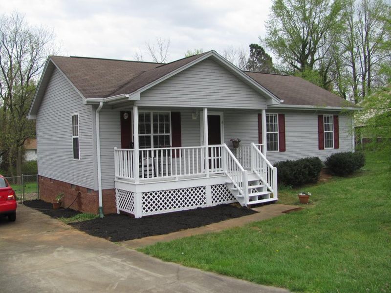 506 N Fourth St, Mebane, NC 27302