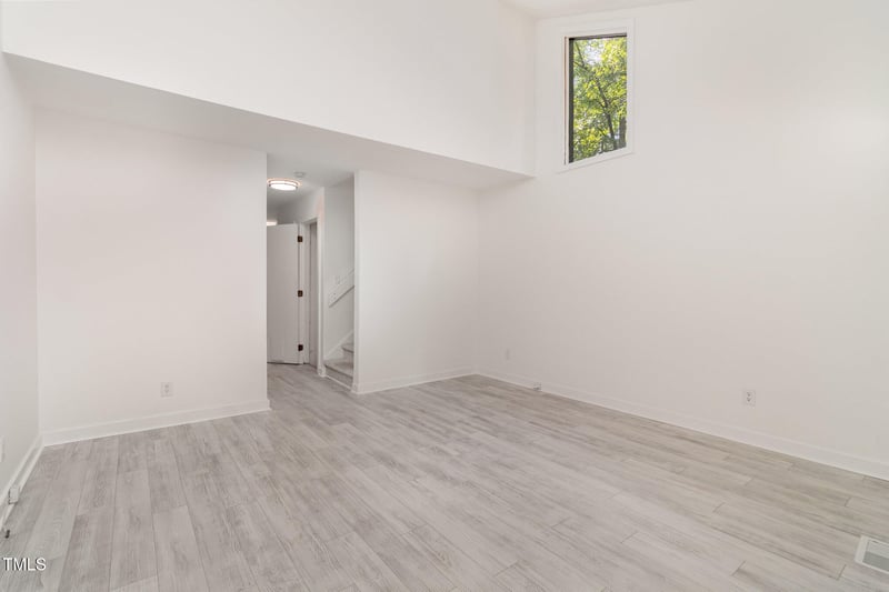 506 Lochness Ln, Cary, NC 27511