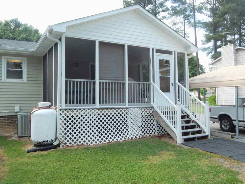506 N Mineral Springs Rd, Durham, NC 27703