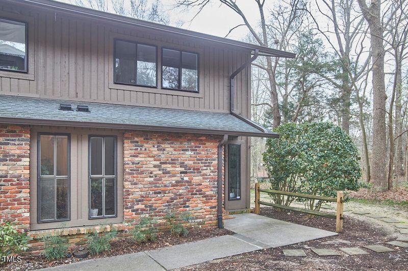 506 Oak Tree Dr, Chapel Hill, NC 27517