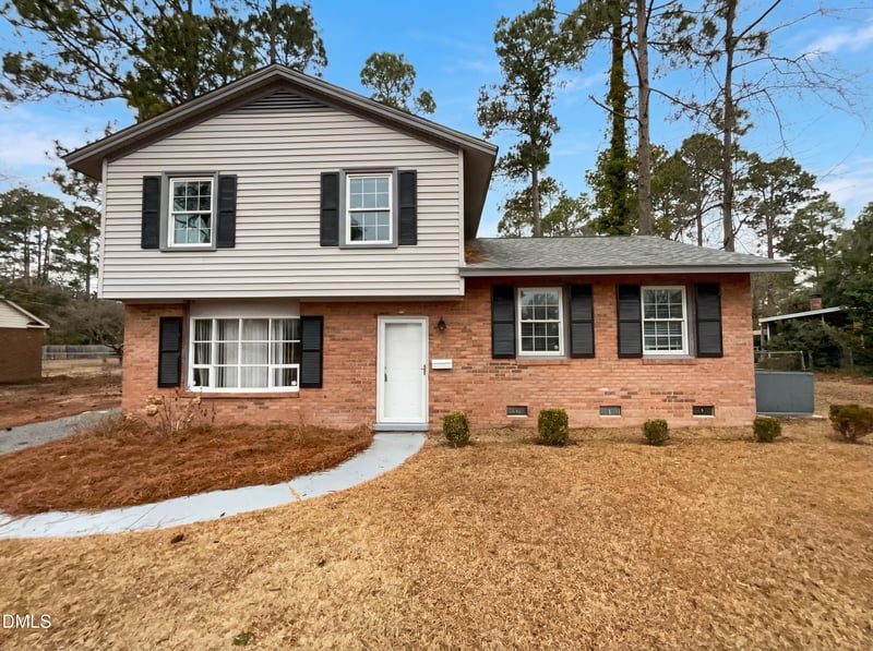 506 Shoreline Dr, Fayetteville, NC 28311