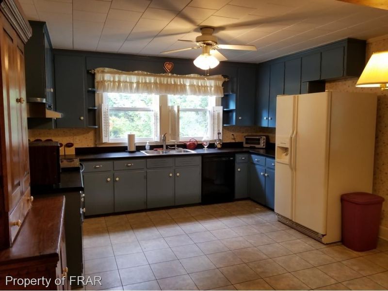506 N Steele St, Sanford, NC 27330