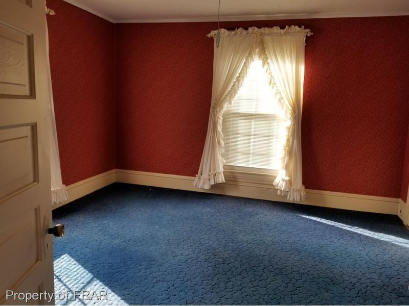 506 N Steele St, Sanford, NC 27330