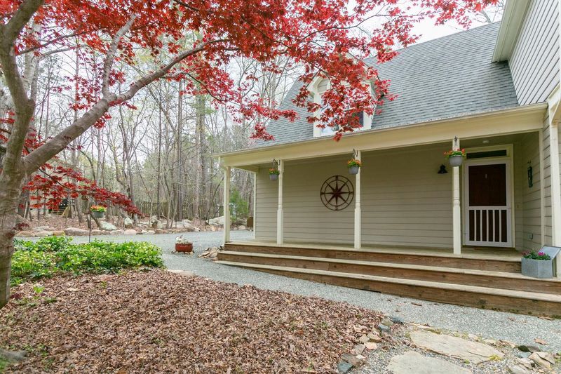 506 Stonehill Rd, Chapel Hill, NC 27516