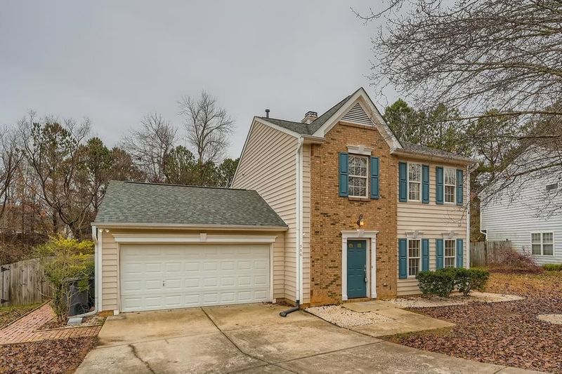 506 Thorncrest Dr, Apex, NC 27539