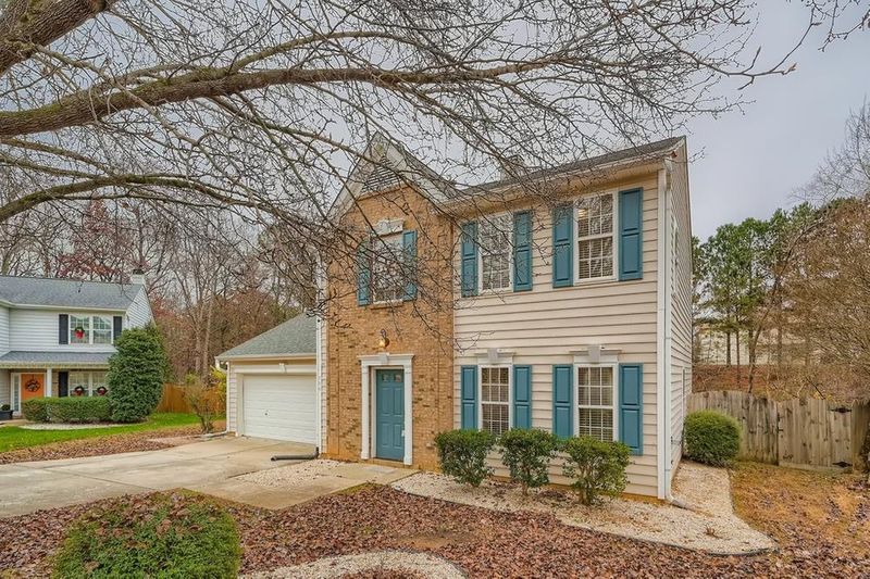506 Thorncrest Dr, Apex, NC 27539