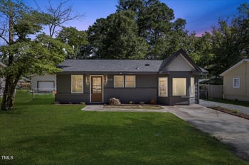 506 Walnut St, Selma, NC 27576