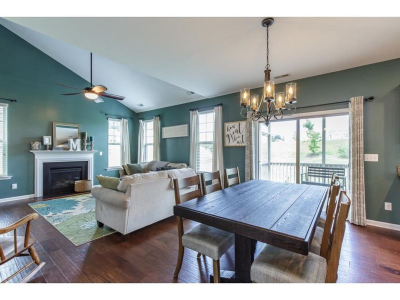 507 Applecross Dr, Mebane, NC 27302
