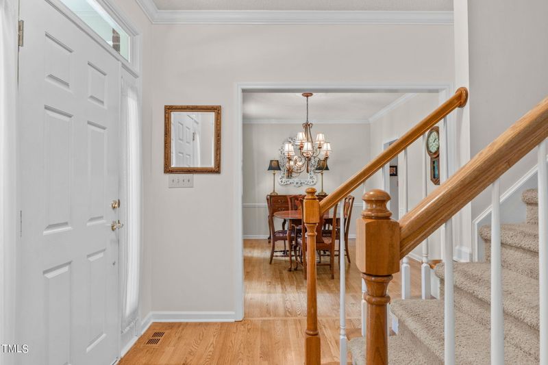 507 Heathridge Ln, Cary, NC 27513