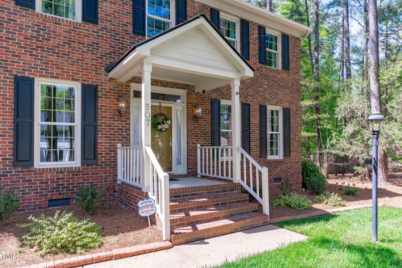 507 Heathridge Ln, Cary, NC 27513