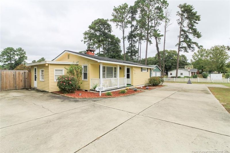 507 Longview Dr, Fayetteville, NC 28311
