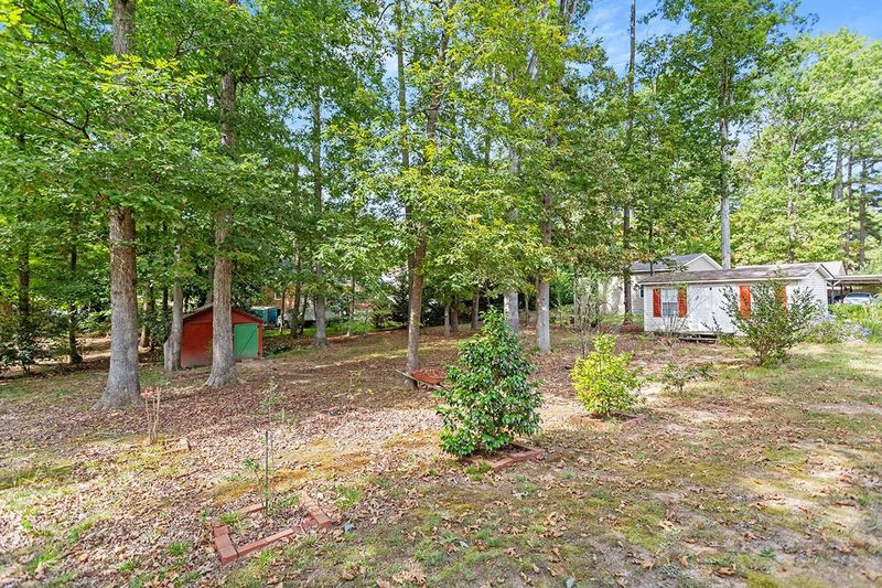 507 Mcleod Dr, Sanford, NC 27330