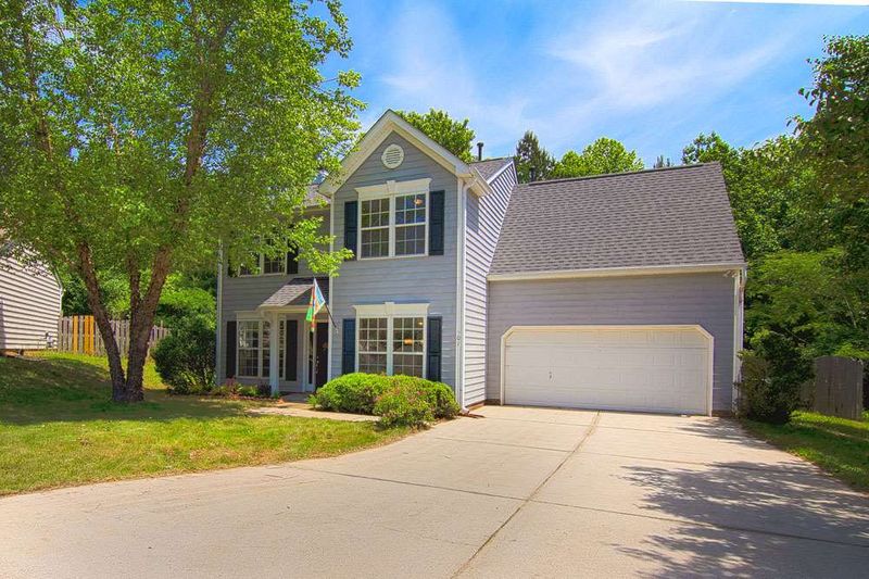 507 Thorncrest Dr, Apex, NC 27539