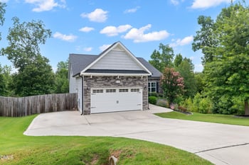 507 Whitebark Ln, Clayton, NC 27520