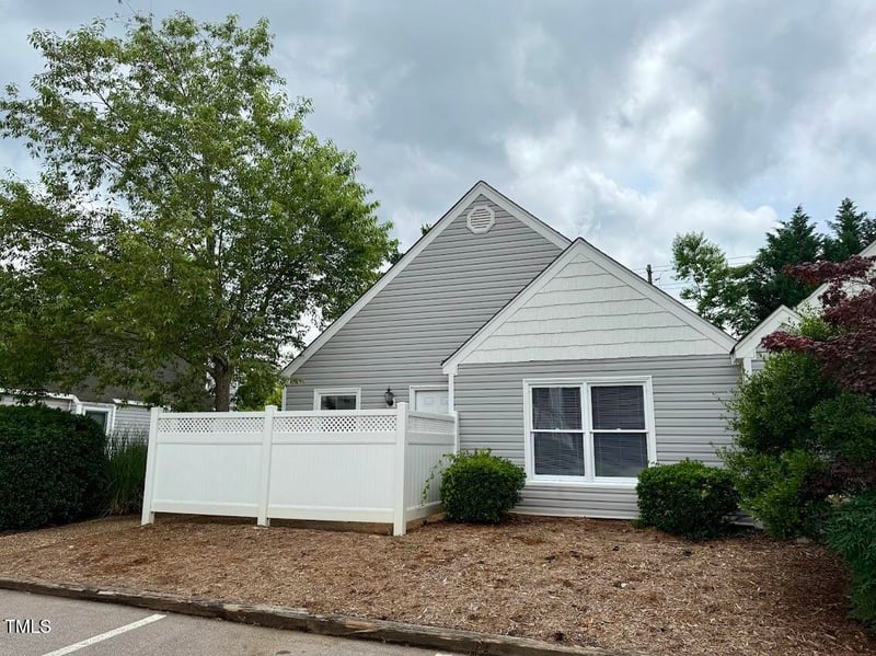 5071 Avenida Del Sol Dr, Raleigh, NC 27616