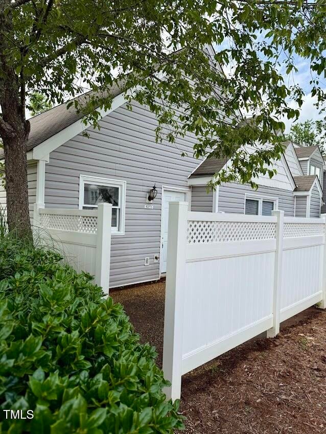 5071 Avenida Del Sol Dr, Raleigh, NC 27616