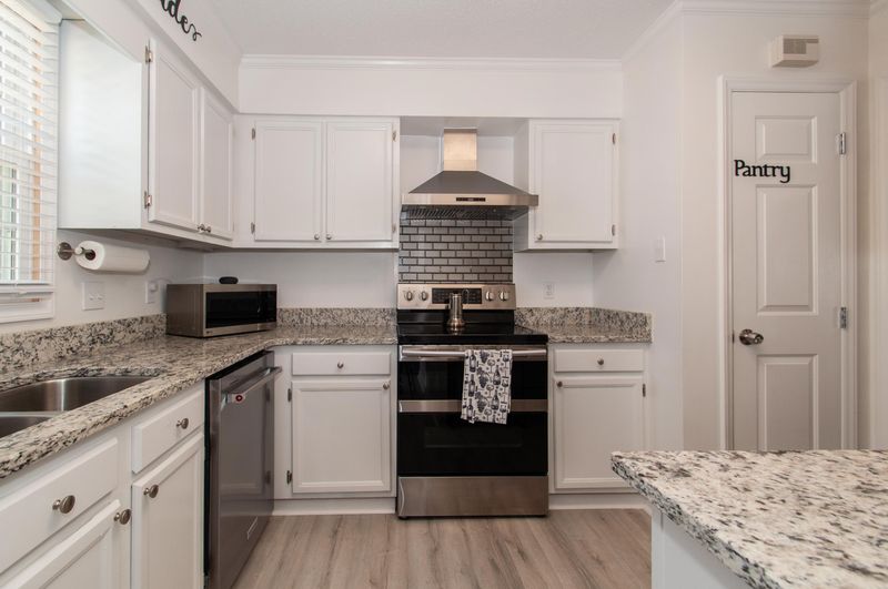 5077 Avenida Del Sol Dr, Raleigh, NC 27616