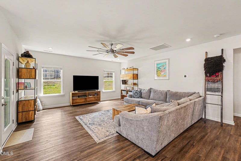 5077 Pioneer Dr, Sanford, NC 27330