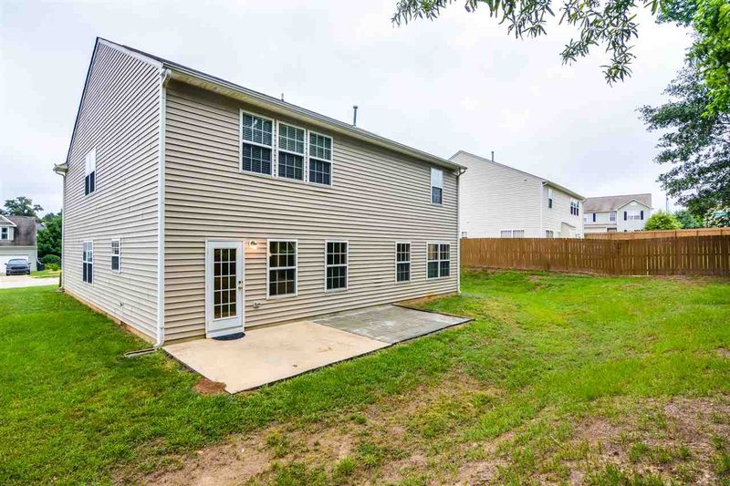 508 Blooming Meadows Dr, Holly Springs, NC 27540