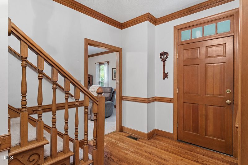 508 Carolyn Ct, Cary, NC 27511