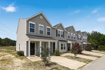 508 Directive Dr, Hope Mills, NC 28348