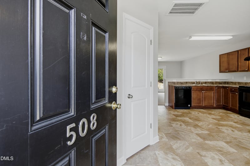 508 Directive Dr, Hope Mills, NC 28348