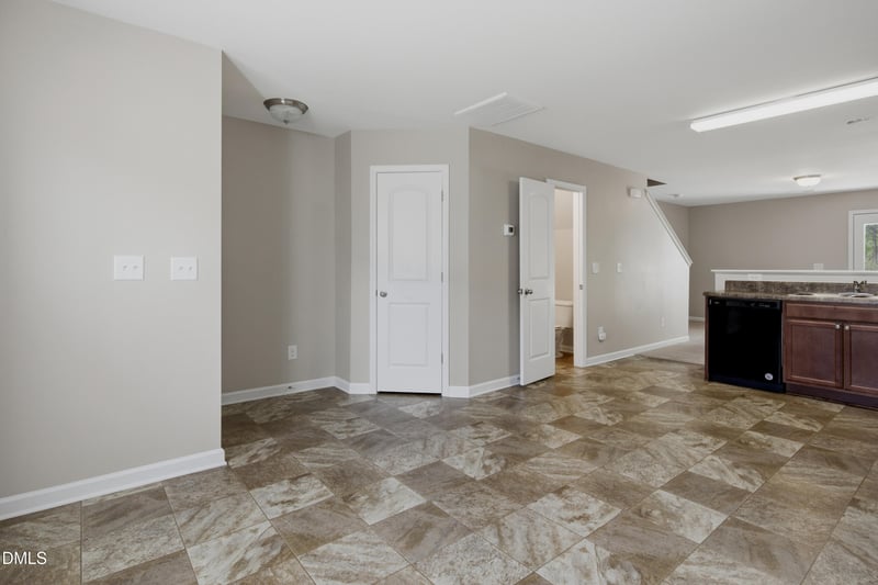508 Directive Dr, Hope Mills, NC 28348