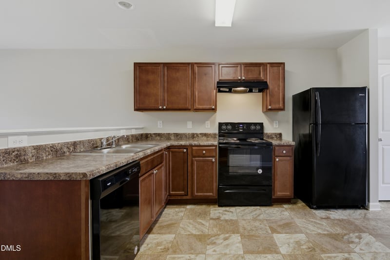 508 Directive Dr, Hope Mills, NC 28348