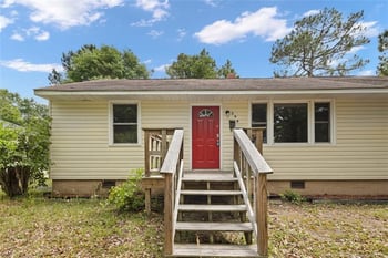 508 E 6th Ave, Raeford, NC 28376