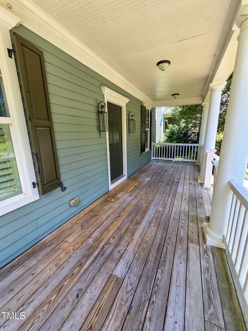 508 Edgepine Dr, Holly Springs, NC 27540