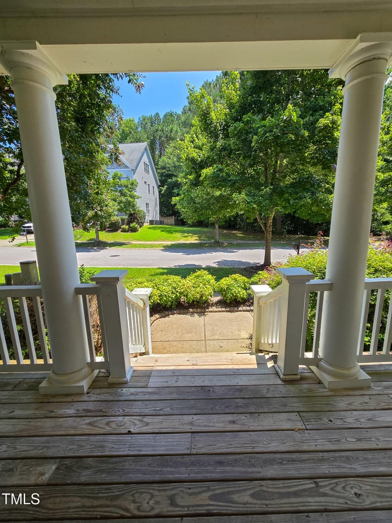 508 Edgepine Dr, Holly Springs, NC 27540