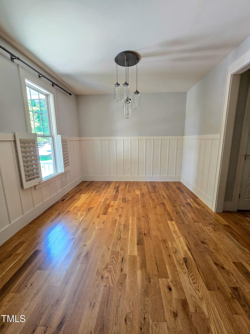 508 Edgepine Dr, Holly Springs, NC 27540