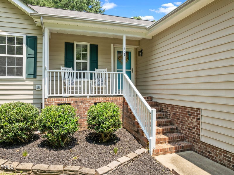 508 Hidden Cellars Dr, Holly Springs, NC 27540