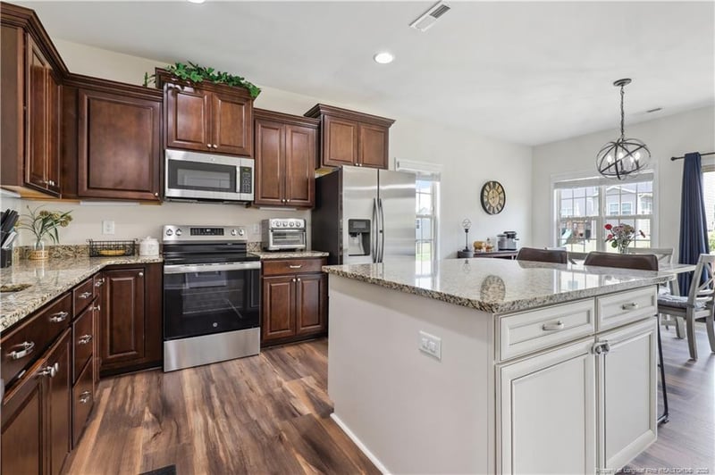 508 Minerva Dale Dr, Fuquay Varina, NC 27526