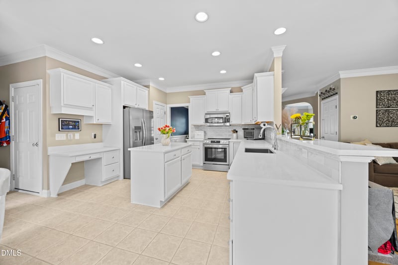 508 Nantucket Dr, Cary, NC 27513