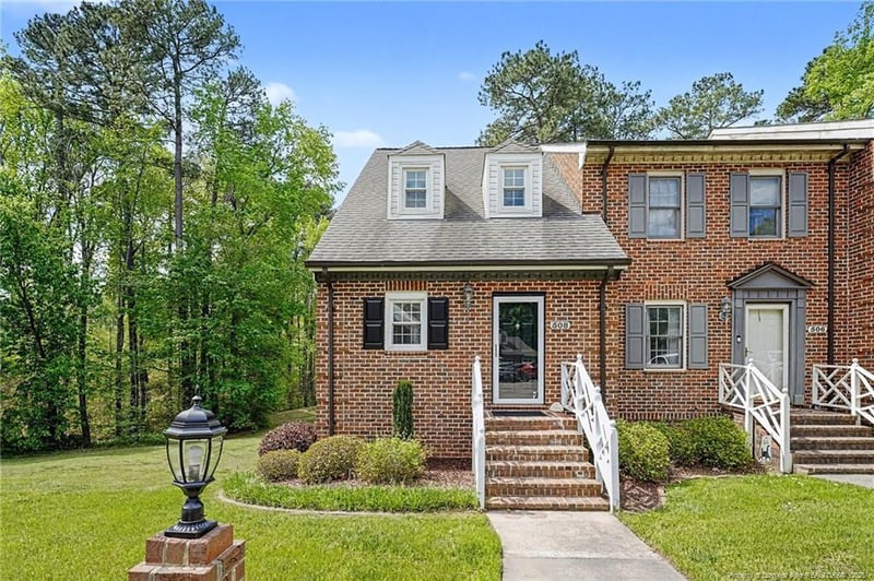 508 Olde Towne Dr, Sanford, NC 27330