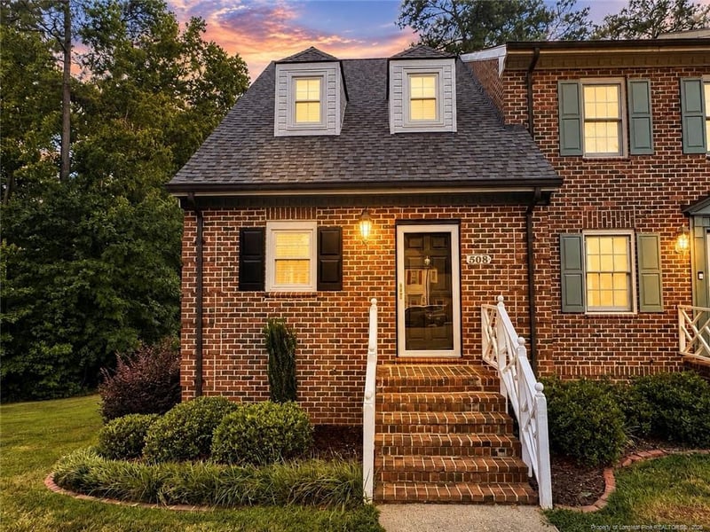 508 Olde Towne Dr, Sanford, NC 27330